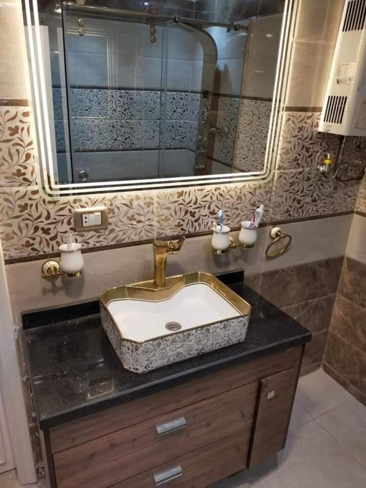 شقه فندقية بالقرب من سيتى ستارز3 * Cairo